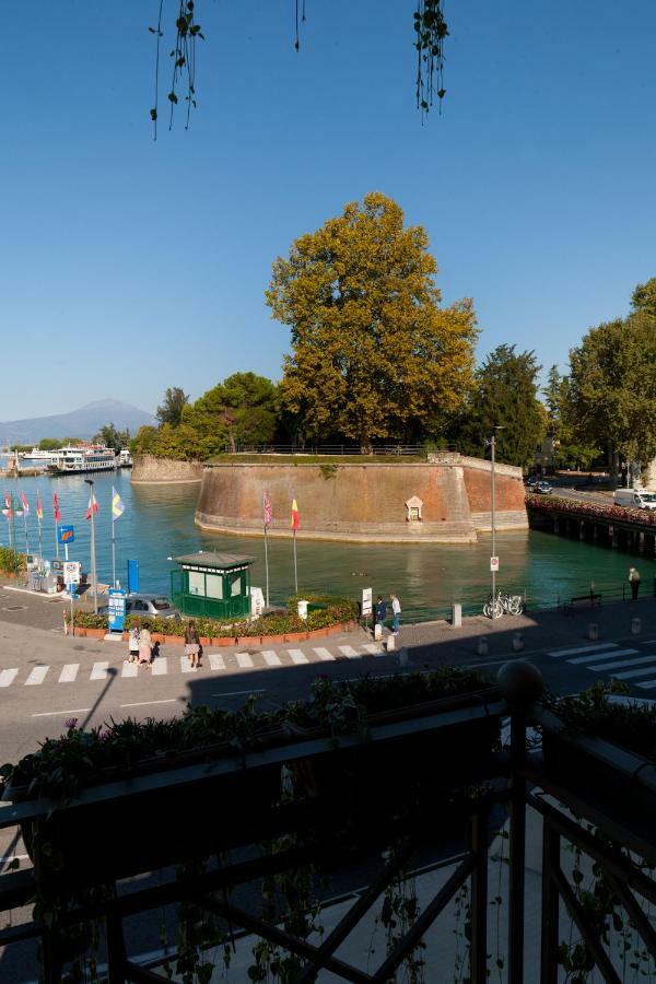 Relais Al Porto Hotel Peschiera del Garda Exterior photo
