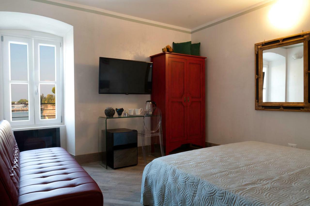 Relais Al Porto Hotel Peschiera del Garda Exterior photo