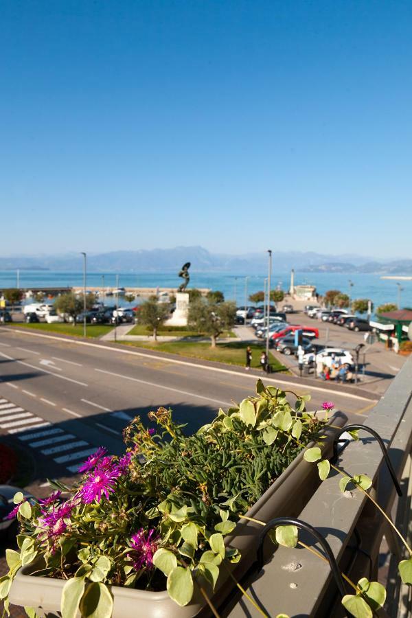 Relais Al Porto Hotel Peschiera del Garda Exterior photo